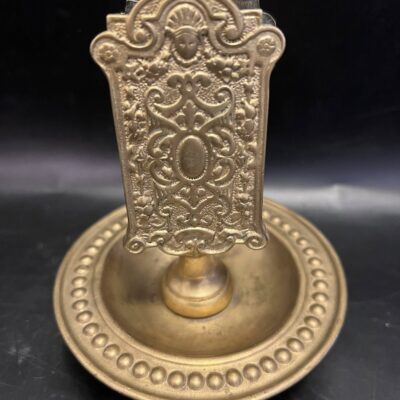 Scrumieră cu suport pentru chibrit